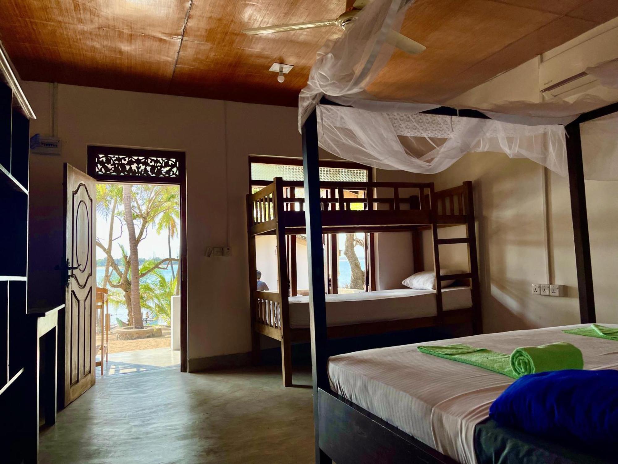 Auberge de jeunesse Coconut Hill Baie d'Arugam Extérieur photo