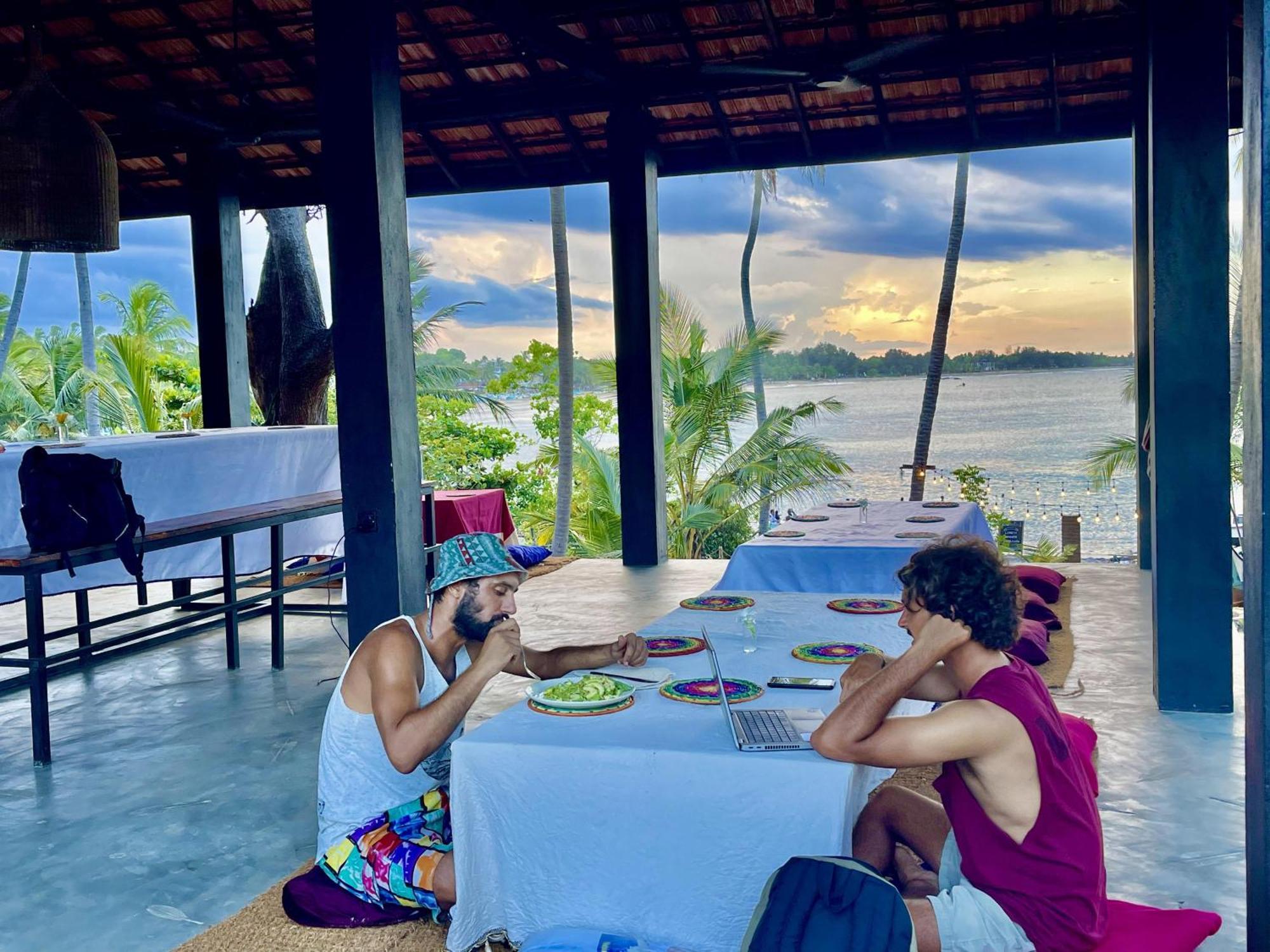 Auberge de jeunesse Coconut Hill Baie d'Arugam Extérieur photo