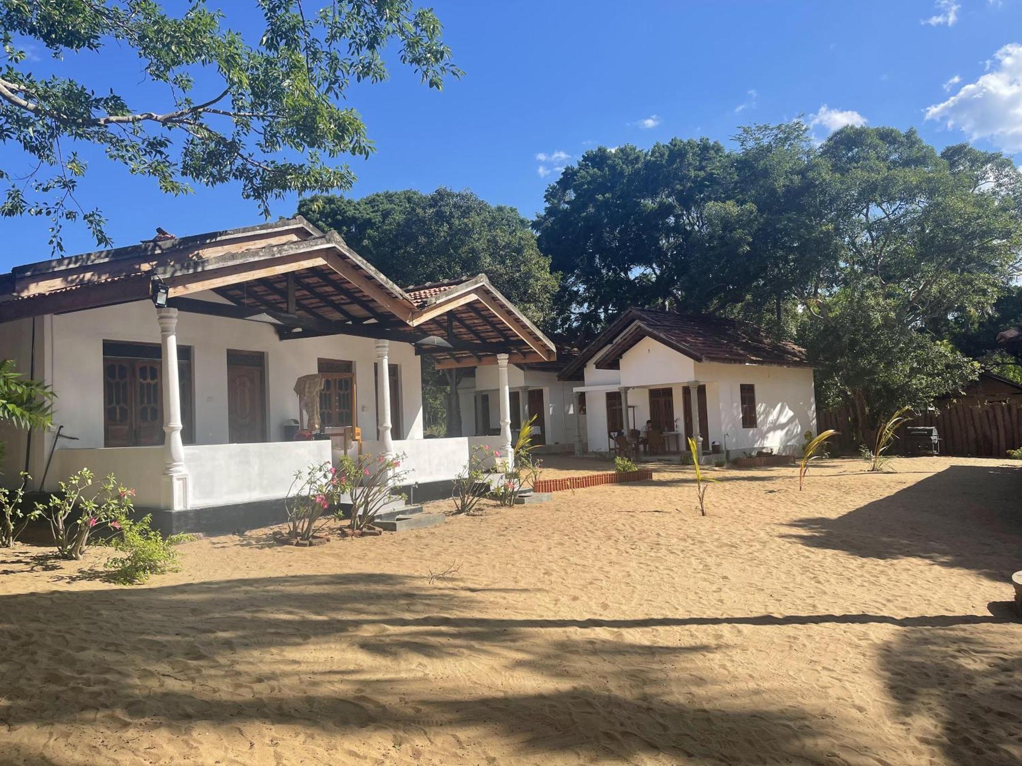 Auberge de jeunesse Coconut Hill Baie d'Arugam Extérieur photo